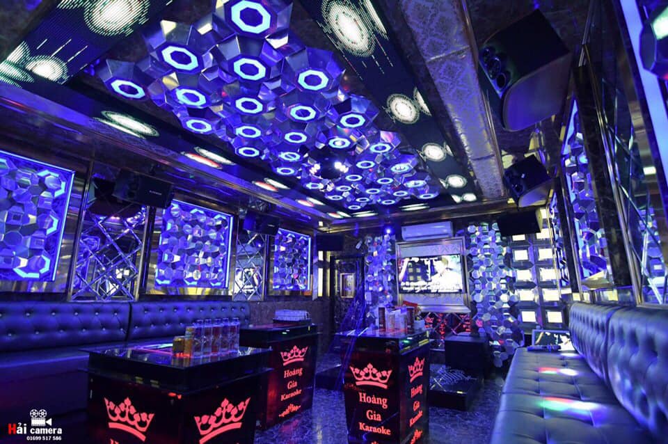 phong karaoke led man hinh moi 1
