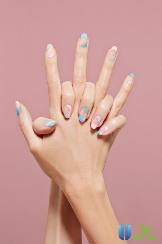 Một số lưu ý khi chọn màu sơn nail phù hợp với màu da mà các cô gái hay bỏ qua 1 Lựa chọn màu nail phù hợp với màu da