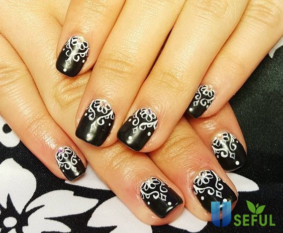20 mẫu nail hot trend đen trắng quý phái mà cô gái nào cũng muốn sở hữu 1 mẫu nail hot trend 2021 đen trắng