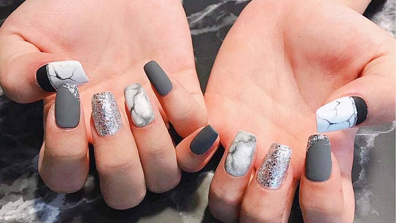 Những bộ móng đính đá Swarovski đẹp mắt tại Hương Nail Hà Nội. Nguồn: Internet