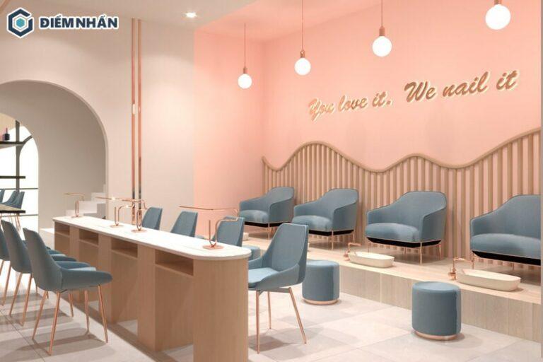 Không gian sảnh chờ được thiết kế ghế sofa cùng bàn trà được làm từ chất liệu kính 