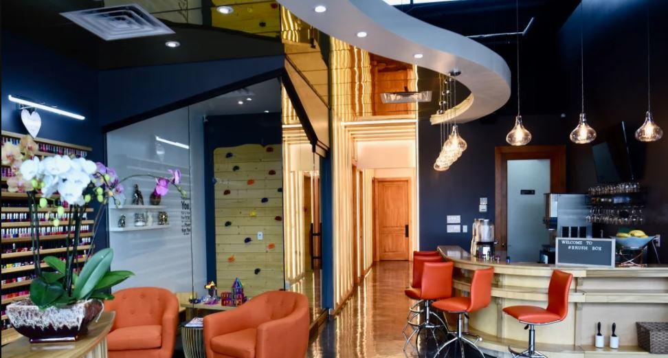 Top 10 tiệm nail salon lớn nhất tại Mỹ 10 Tiem nail Brush Box